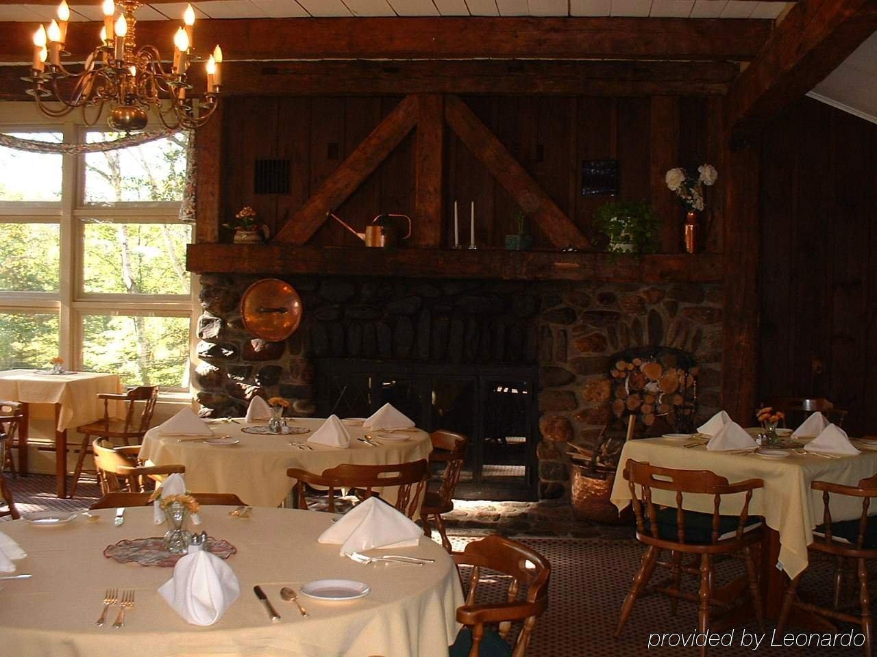 Hob Knob Inn Stowe Restaurant photo